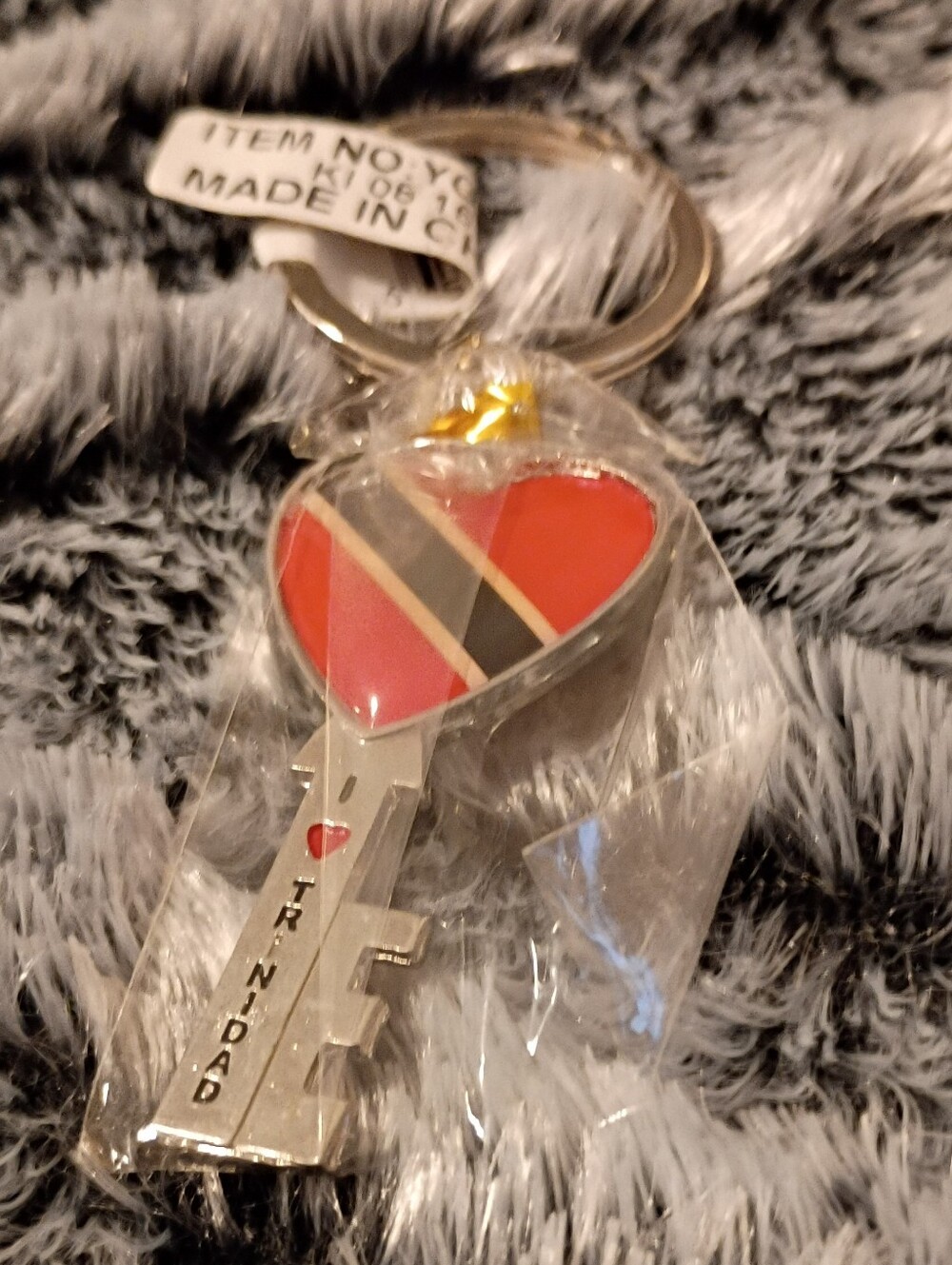 Trinidad Flag Heart Keyring Travel Souvenir